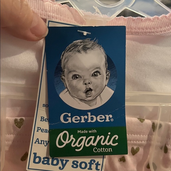 Gerber Organic Baby Set with Gold Hearts - Picture 3 of 3